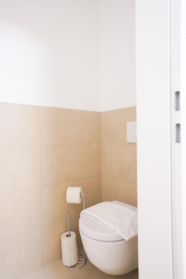 Exclusive 2-Bedroom Condo With Pool & Balcony Wiedeń Zewnętrze zdjęcie