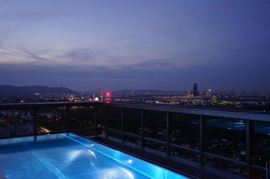 Exclusive 2-Bedroom Condo With Pool & Balcony Wiedeń Zewnętrze zdjęcie