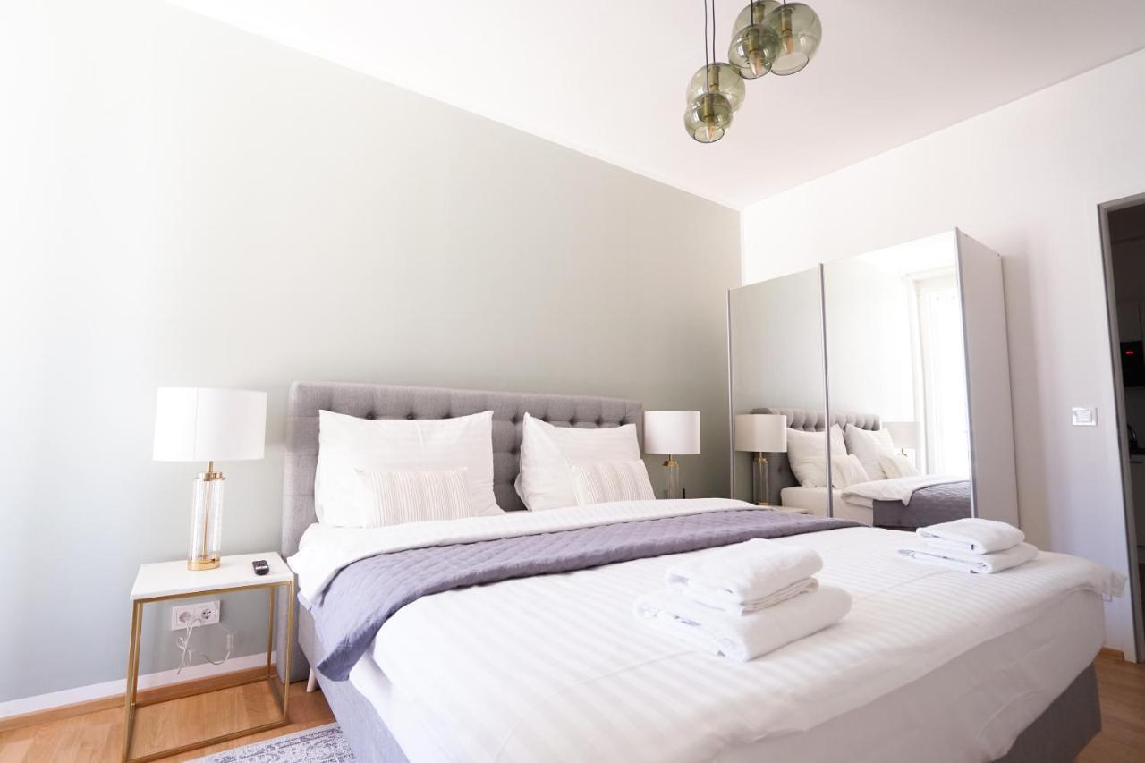 Exclusive 2-Bedroom Condo With Pool & Balcony Wiedeń Zewnętrze zdjęcie