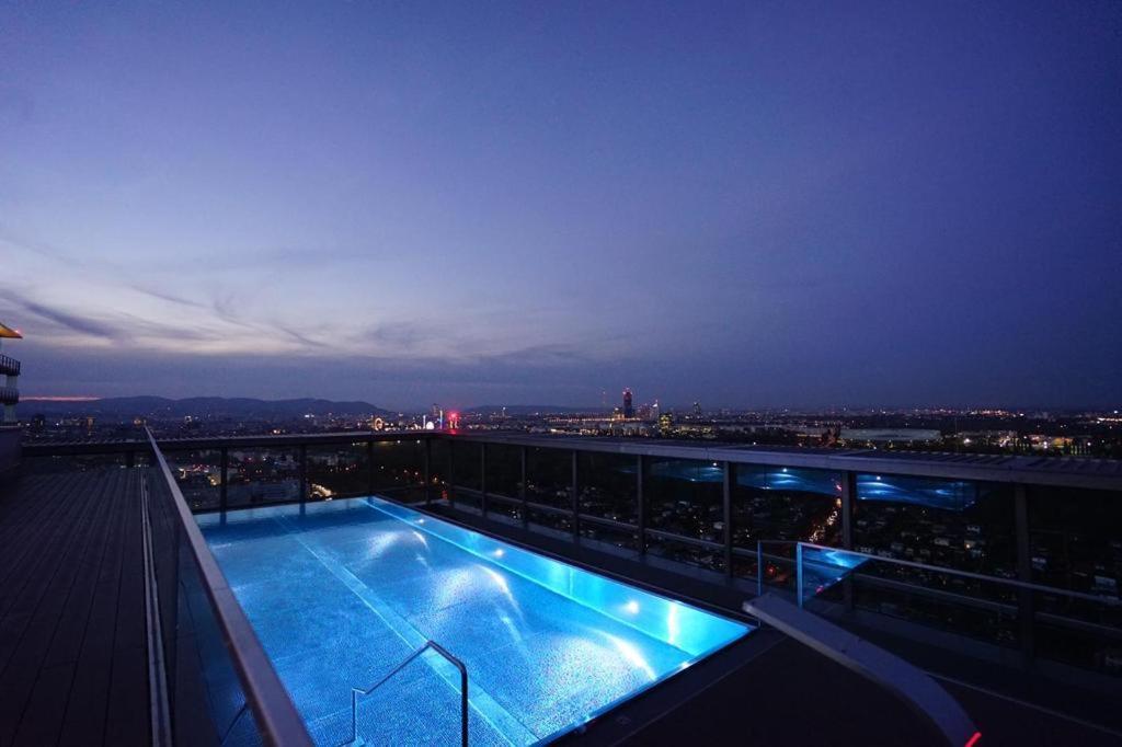 Exclusive 2-Bedroom Condo With Pool & Balcony Wiedeń Zewnętrze zdjęcie